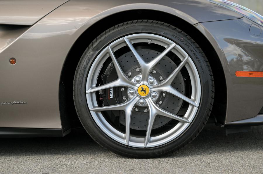 Колеса Ferrari F12berlinetta The Grand Tourer (226891) 2017 года  (фото 5 из 31)
